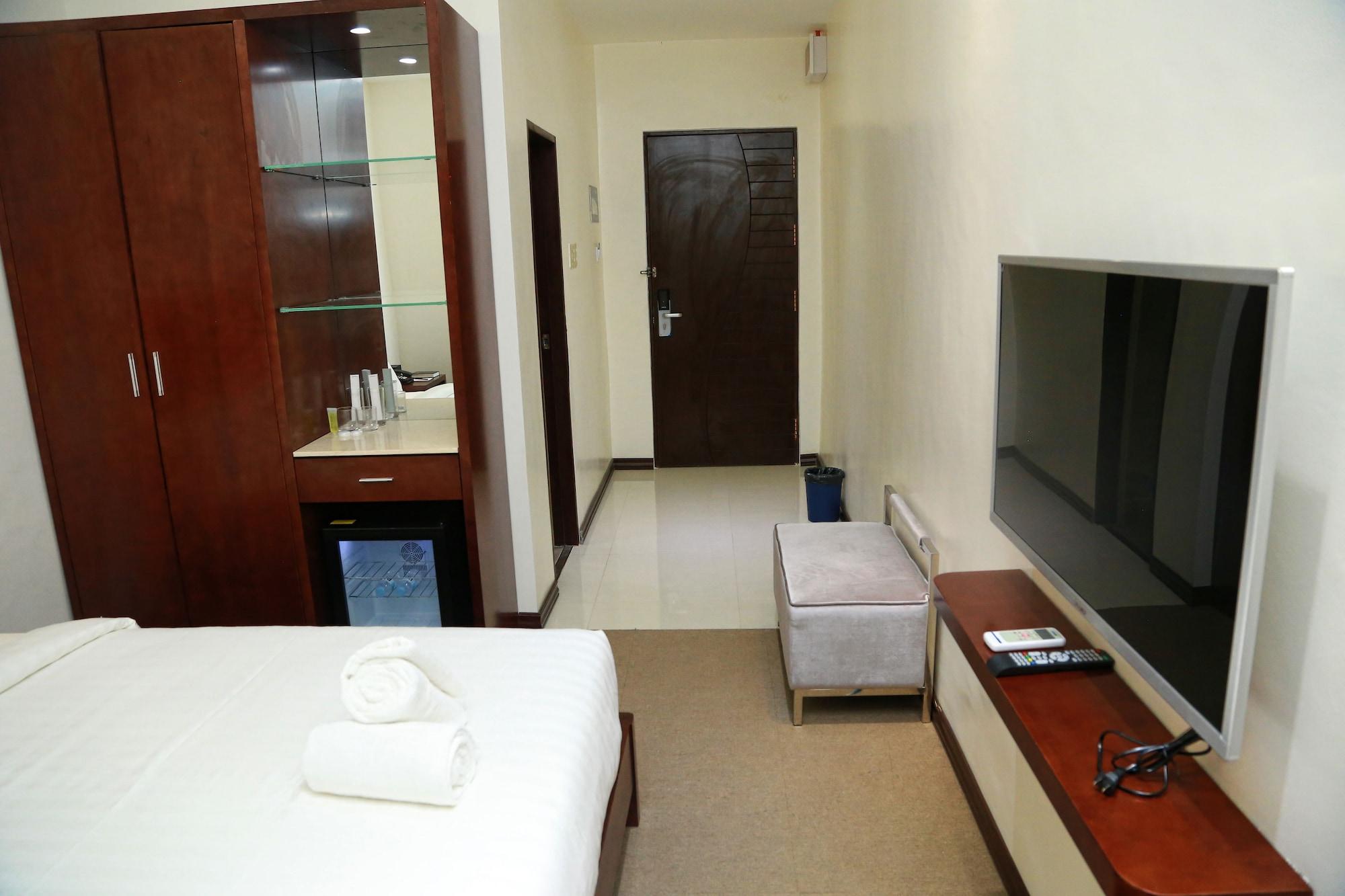 Big Hotel Cebu Esterno foto