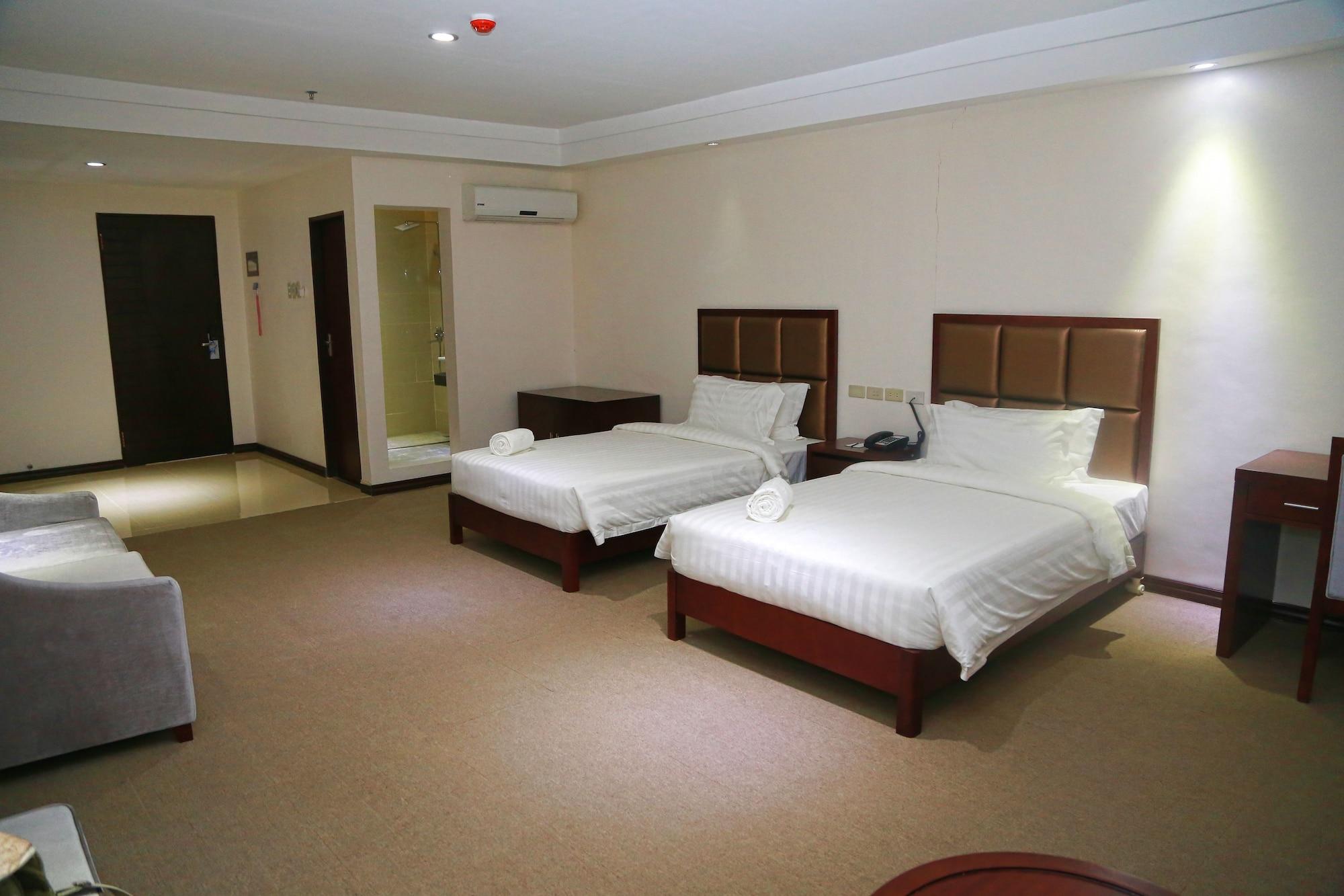 Big Hotel Cebu Esterno foto